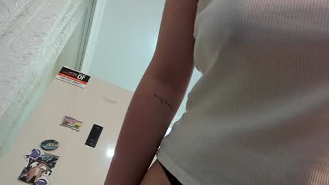 Snapshot of kylieblond chatting on 12.07.24 Din online show from 12.07.24