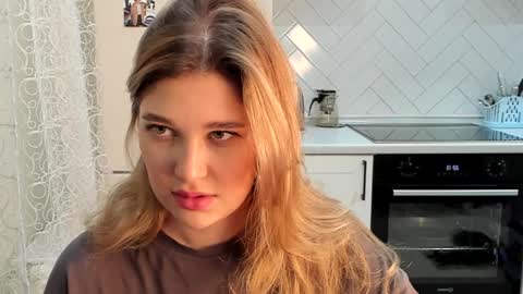 Snapshot of kylieblond chatting on 01.04.25 Din online show from 01.04.25