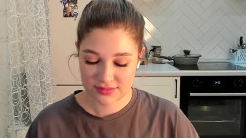 Snapshot of kylieblond chatting on 01.09.25 Din online show from 01.09.25