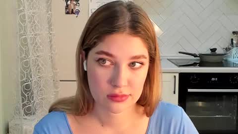 Snapshot of kylieblond chatting on 02.12.25 Din online show from 02.12.25