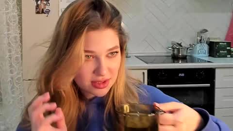 Snapshot of kylieblond chatting on 02.19.25 Din online show from 02.19.25