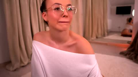 Kylie online show from 05.18.26
