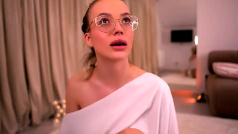 Kylie online show from 05.19.26