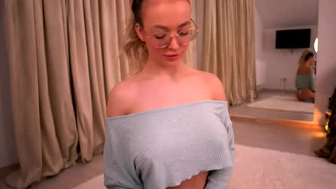 Kylie online show from 05.19.26