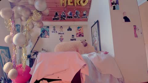 Snapshot of kyliekandy chatting on 02.05.25   online show from 02.05.25
