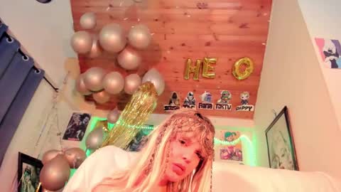 Snapshot of kyliekandy chatting on 02.22.25   online show from 02.22.25
