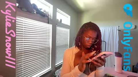 Kylie Snow online show from 05.07.26