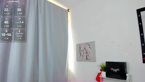 Snapshot of kyoto_sr chatting on 12.05.25 Alejandra online show from 12.05.25