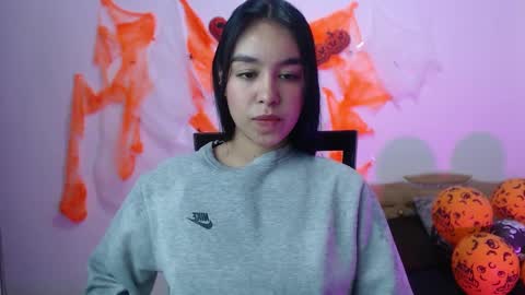 Snapshot of kyra_fox_ chatting on 10.18.25 Kyra online show from 10.18.25