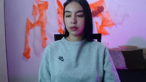 Snapshot of kyra_fox_ chatting on 10.23.25 Kyra online show from 10.23.25