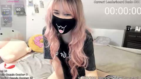 Kyra Wild online show from 12.15.25