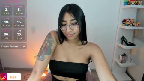 Snapshot of kyy_isa chatting on 11.25.25 IG online show from 11.25.25