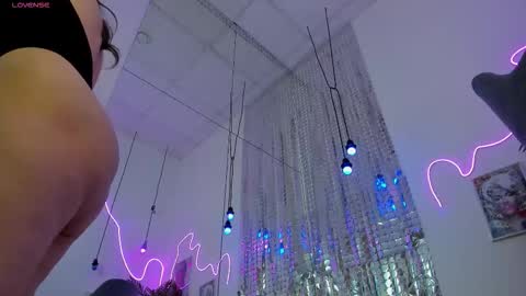 Melanie online show from 11.30.25