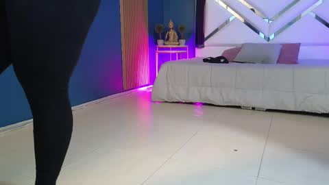Cris  online show from 04.27.26