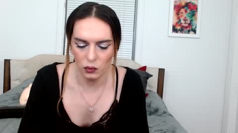Snapshot of laceyphoenix1 chatting on 02.05.25 Lacey Phoenix online show from 02.05.25