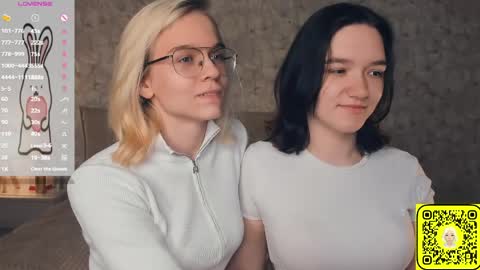 Violet and Isabel online show from 06.06.26
