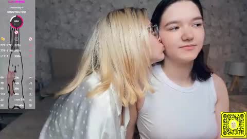 Violet and Isabel online show from 07.02.26