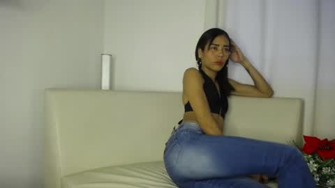 Snapshot of ladies_studio chatting on 03.29.26 ladies_studio online show from 03.29.26