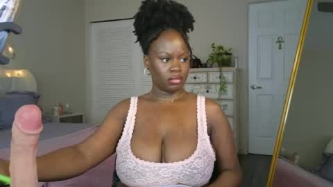 Snapshot of ladiosa_selene chatting on 07.18.26 La Diosa Selene online show from 07.18.26
