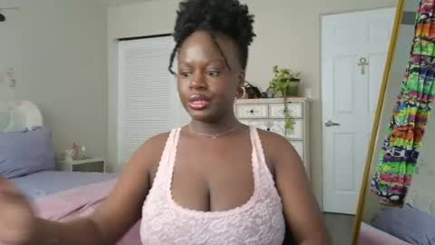 Snapshot of ladiosa_selene chatting on 07.19.26 La Diosa Selene online show from 07.19.26