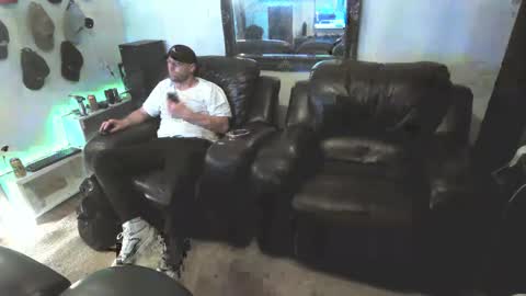 Snapshot of ladshed chatting on 10.13.25 Hectic online show from 10.13.25