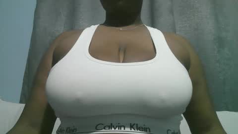 lady_dearra online show from 10.25.25