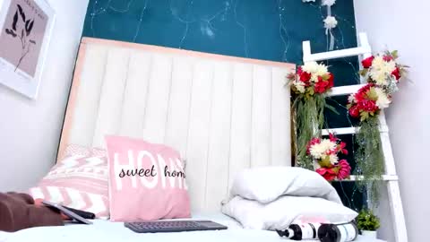 Snapshot of lady_falcon chatting on 11.16.25 LADY online show from 11.16.25