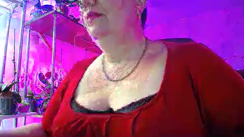 Snapshot of lady_gloria chatting on 01.31.25 Lady Gloria online show from 01.31.25
