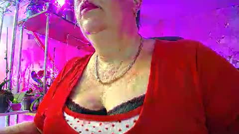 Snapshot of lady_gloria chatting on 02.01.25 Lady Gloria online show from 02.01.25