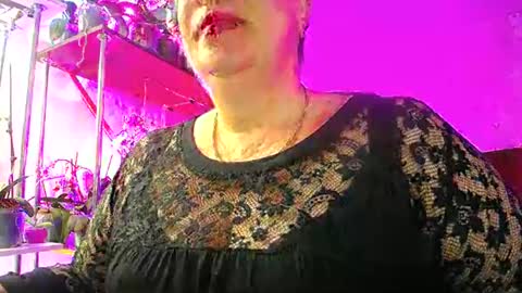 Snapshot of lady_gloria chatting on 02.22.25 Lady Gloria online show from 02.22.25