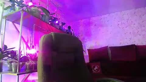 Lady Gloria online show from 12.20.25