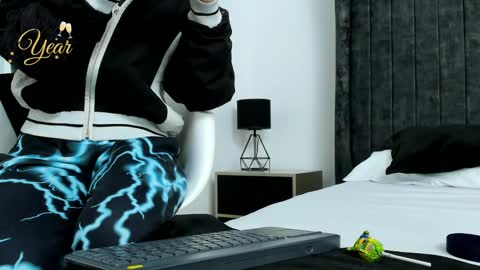 Snapshot of lady_godss chatting on 12.30.24 Lady godss online show from 12.30.24