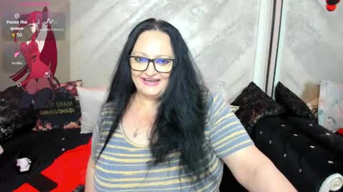 Snapshot of lady_lauren chatting on 05.13.26 lady lauren online show from 05.13.26