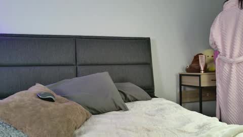    700  1300 -5 online show from 01.05.26