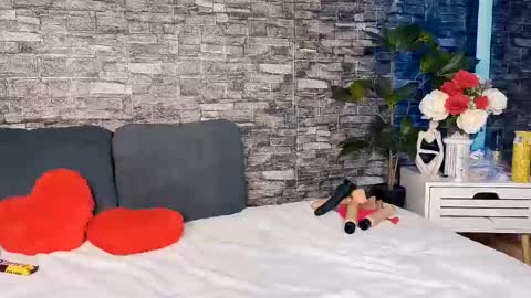 Jenny online show from 01.05.25