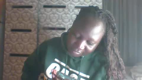 lindah32 online show from 11.14.25