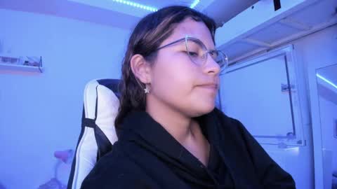  Lady  online show from 04.30.26