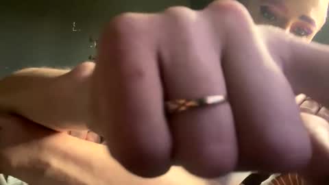 Snapshot of ladybug9097 chatting on 12.21.24 RockStar Couple online show from 12.21.24