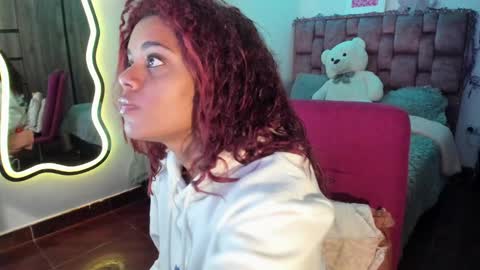 Snapshot of ladydanniela chatting on 02.18.25 leidy daniela online show from 02.18.25