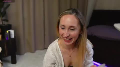 LadyEmelymoon online show from 05.29.26
