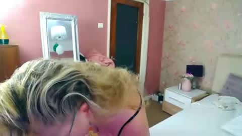 Snapshot of ladymariahx chatting on 02.22.25 ladymariahx online show from 02.22.25
