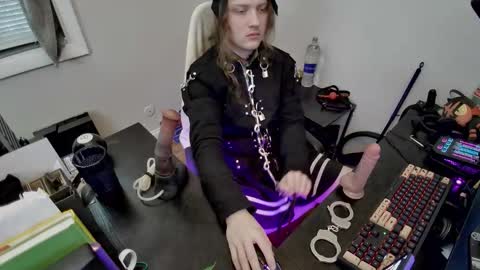 Snapshot of ladymeep chatting on 12.03.25 ladymeep online show from 12.03.25