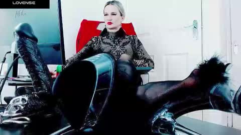 Snapshot of ladyperfection chatting on 12.15.25 MistressMILA online show from 12.15.25