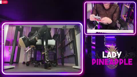 ladypineapple01 online show from 11.17.25