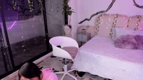 Lady  online show from 11.13.25