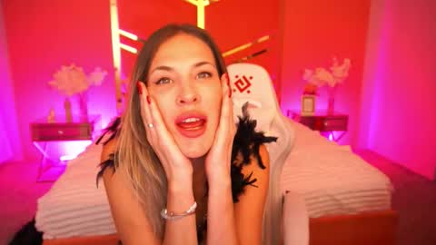 Snapshot of ladyylaura chatting on 10.24.25 Laura online show from 10.24.25
