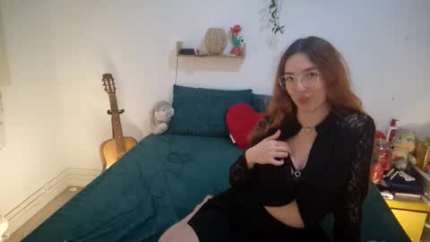 Snapshot of laedystarlette chatting on 11.20.25 Laedystarlette online show from 11.20.25