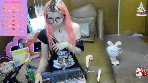 Skinnygirl online show from 09.12.25