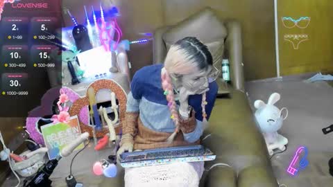 Skinnygirl online show from 11.05.25