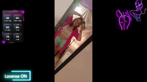 Snapshot of lahurent_weed420 chatting on 02.18.25 paola and a guest lol online show from 02.18.25